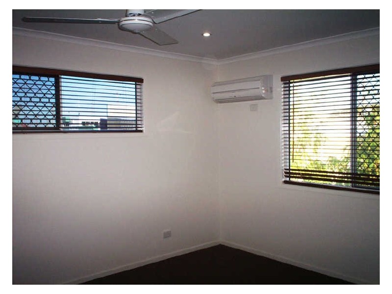2/70 Off Lane, South Gladstone QLD 4680