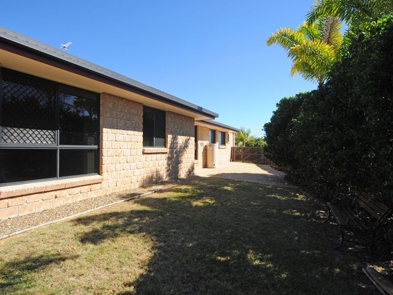 19 Sandringham Close, Telina QLD 4680