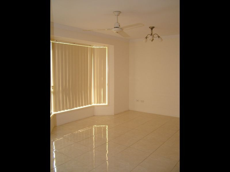 5 Daydream Drive, Clinton QLD 4680