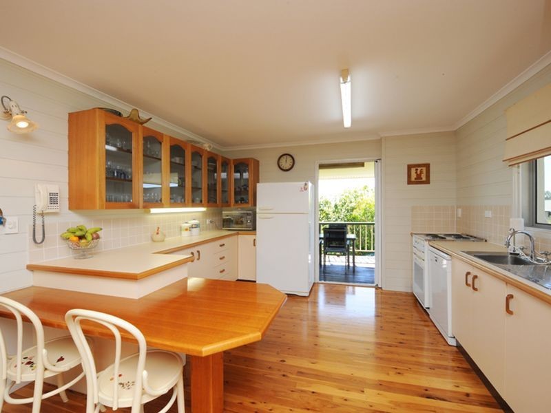 14 Amelia Street, West Gladstone QLD 4680