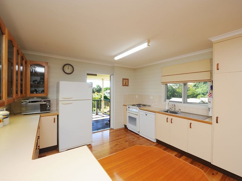 14 Amelia Street, West Gladstone QLD 4680