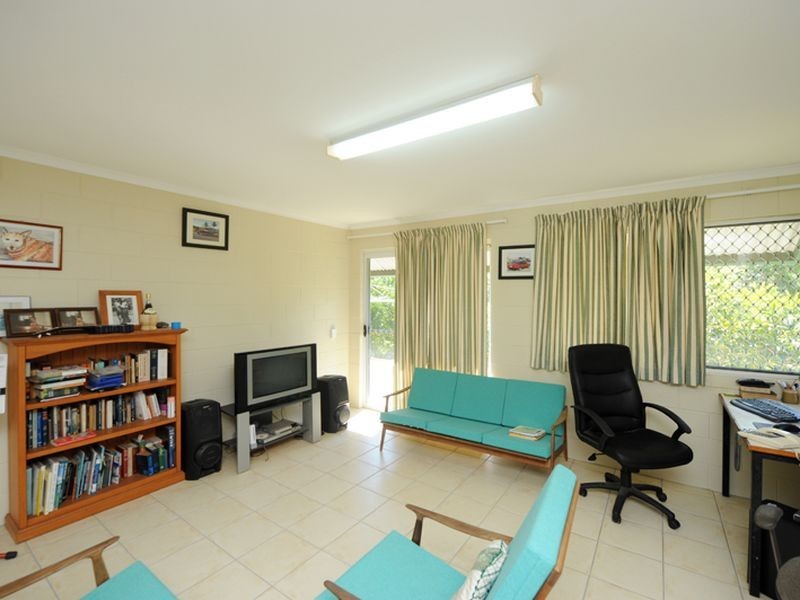 14 Amelia Street, West Gladstone QLD 4680
