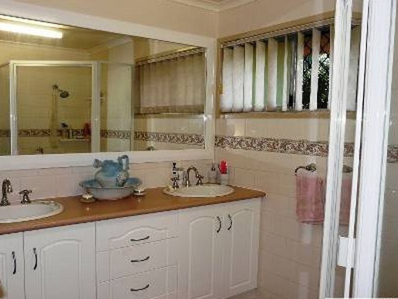 8 Maple Avenue, Sun Valley QLD 4680