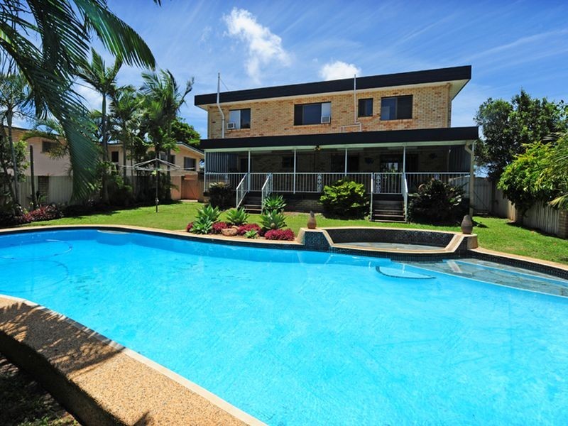7 The Esplanade, Barney Point QLD 4680