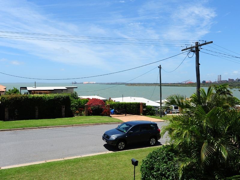 7 The Esplanade, Barney Point QLD 4680