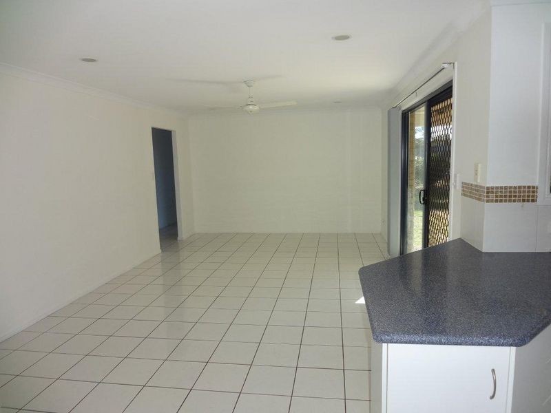 8 Reinaerhoff Crescent, Glen Eden QLD 4680