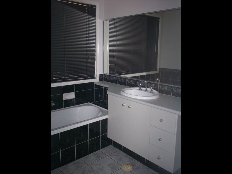 17 Stitt Close, Gladstone QLD 4680