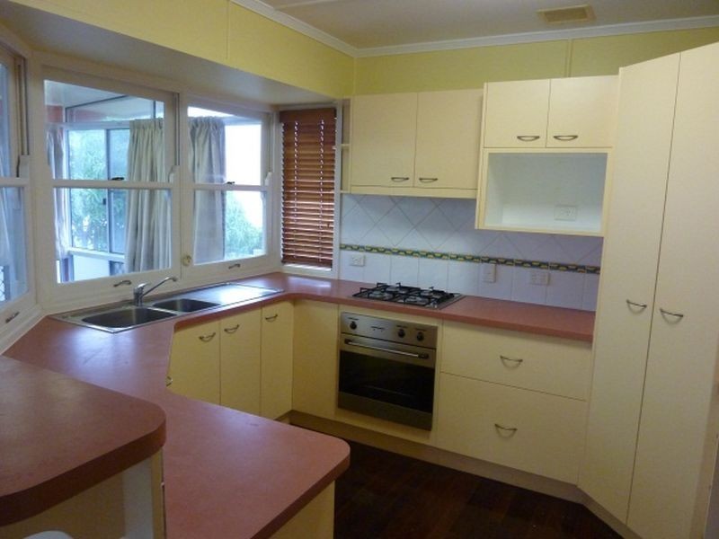 4 The Esplanade, Barney Point QLD 4680
