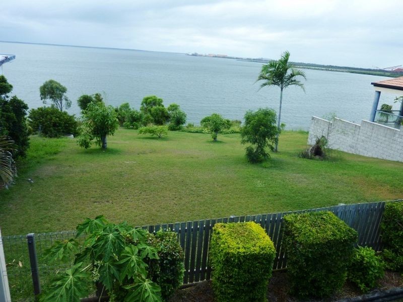 4 The Esplanade, Barney Point QLD 4680