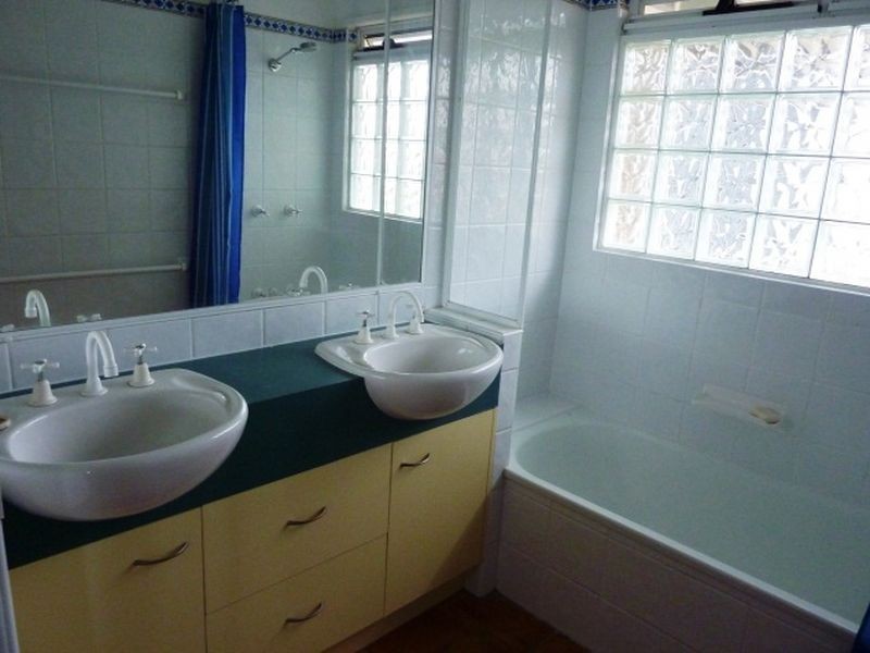 4 The Esplanade, Barney Point QLD 4680