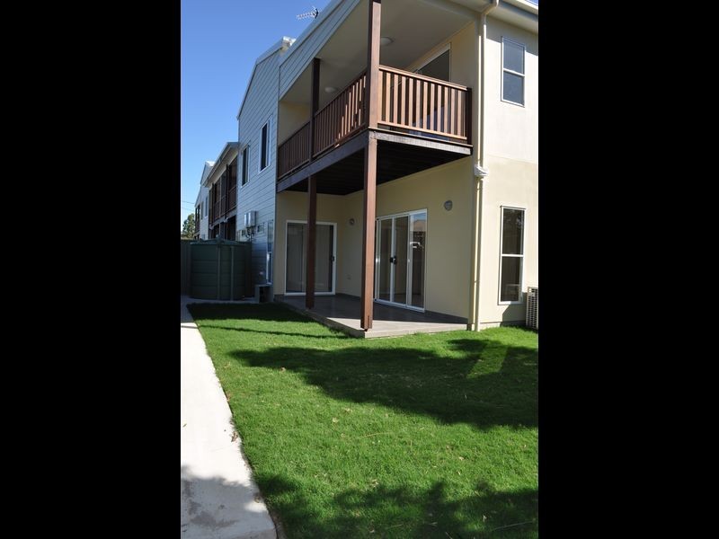 1-4/58 Wood Street, Barney Point QLD 4680