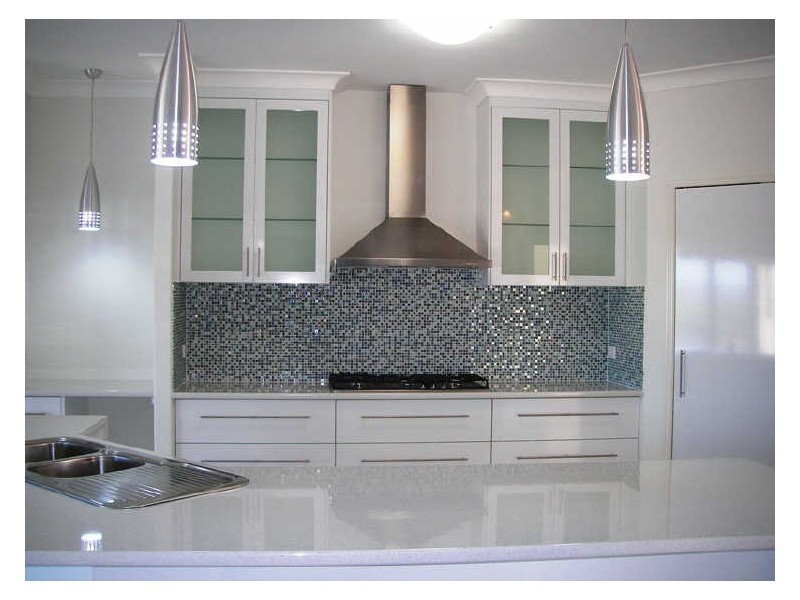 17 Leslie Street, Clinton QLD 4680