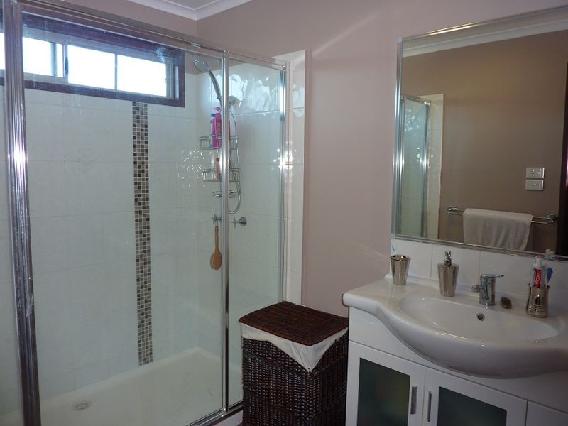 25 Dixon Drive, Telina QLD 4680