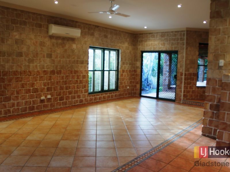 5 Maraboon Court, Clinton QLD 4680