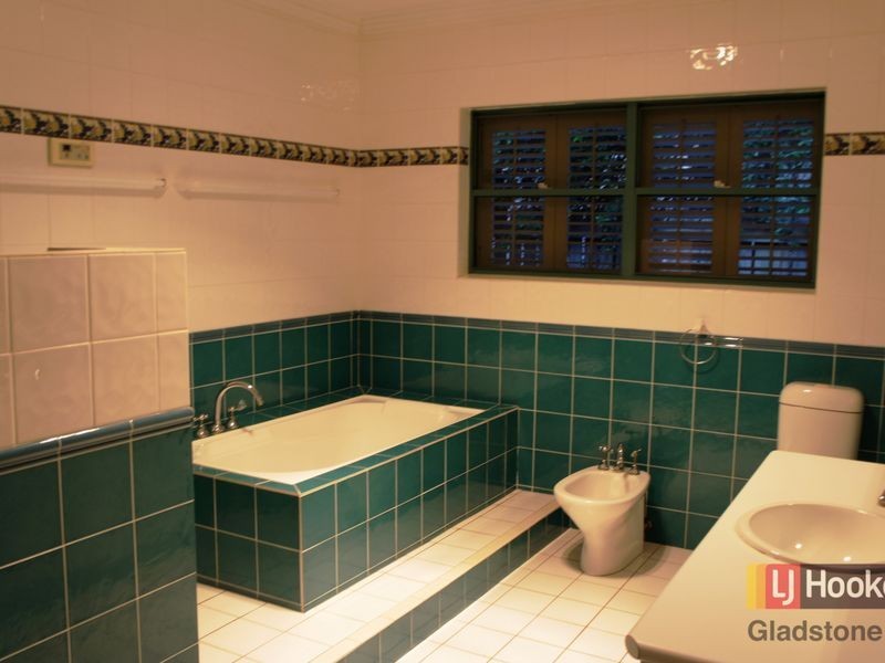 5 Maraboon Court, Clinton QLD 4680
