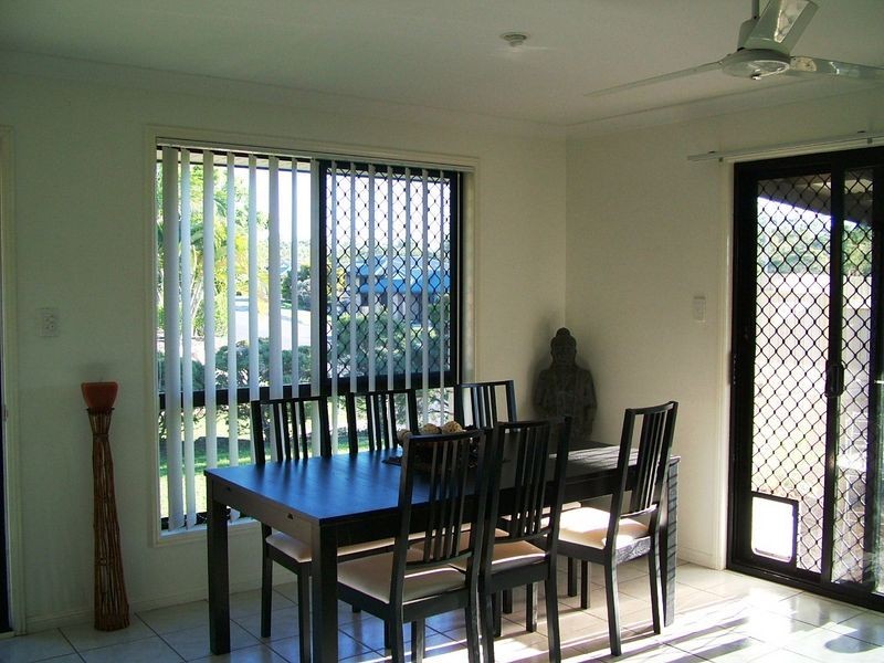 10a Linhow Crescent, Clinton QLD 4680