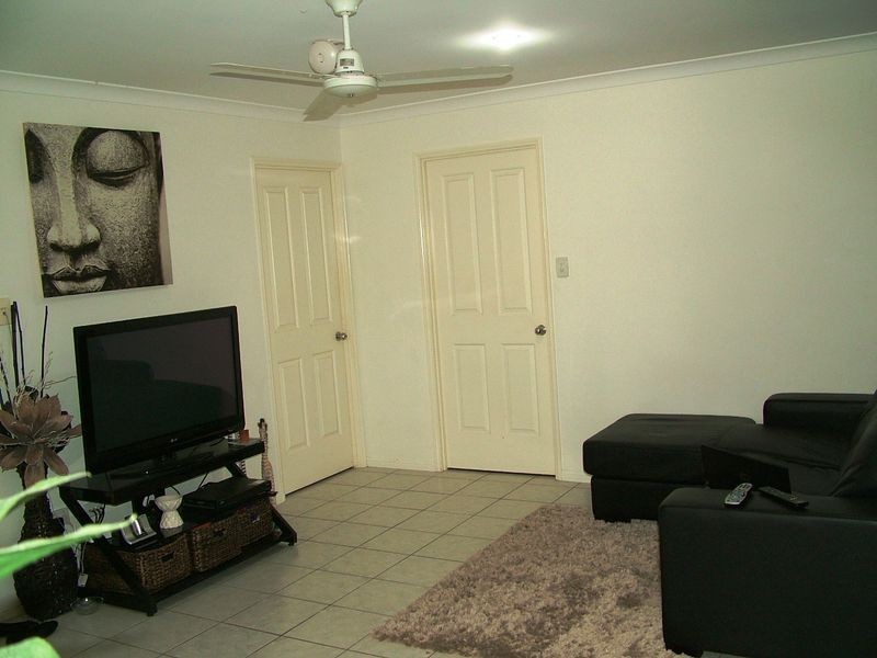 10a Linhow Crescent, Clinton QLD 4680