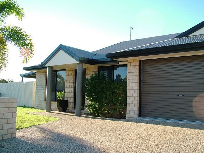 10a Linhow Crescent, Clinton QLD 4680