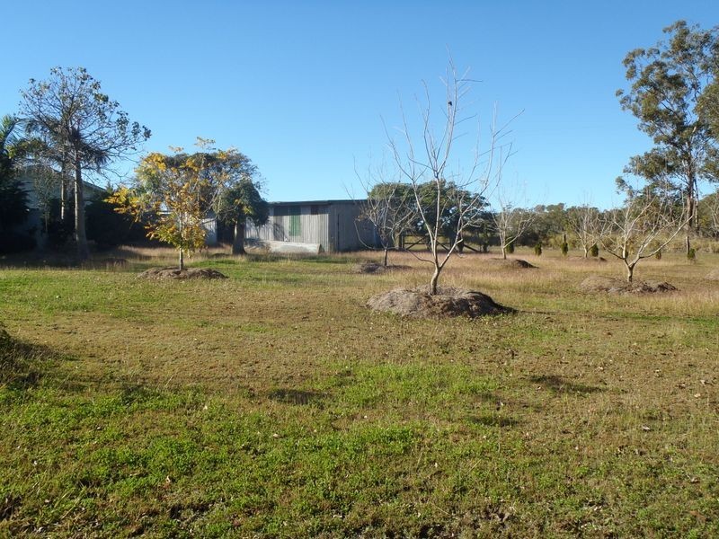 112 Gentle Annie Road, Mount Larcom QLD 4695
