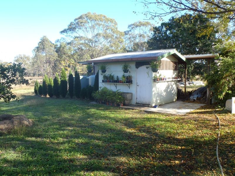 112 Gentle Annie Road, Mount Larcom QLD 4695