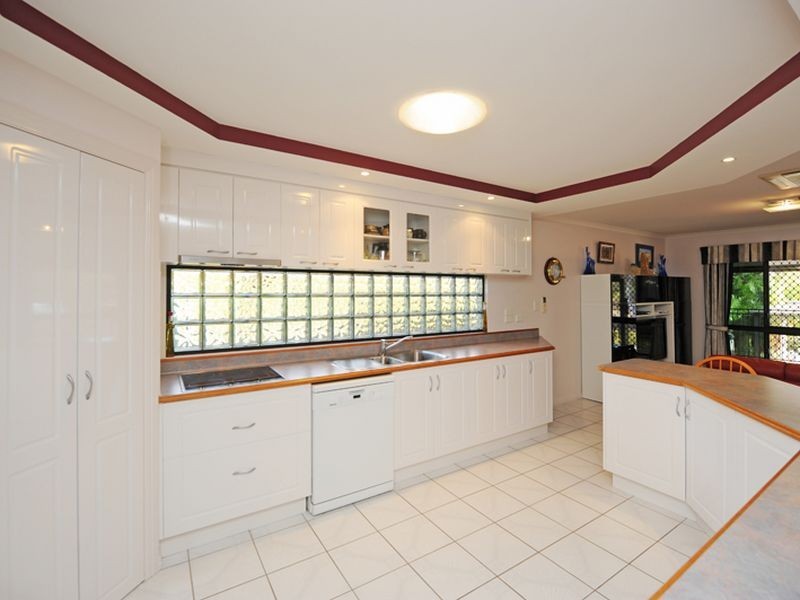 11 Somerset Close, Clinton QLD 4680