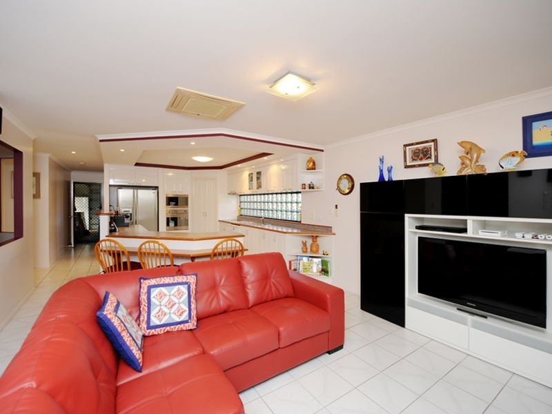 11 Somerset Close, Clinton QLD 4680