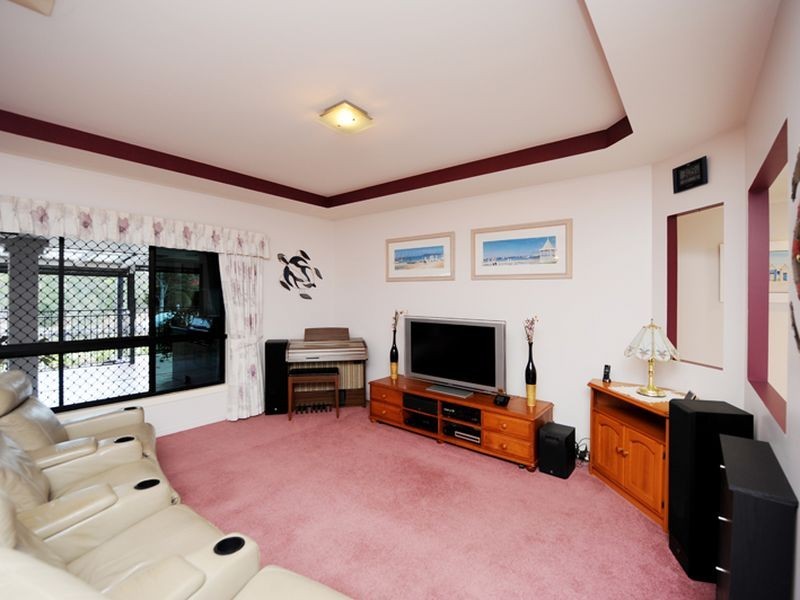 11 Somerset Close, Clinton QLD 4680