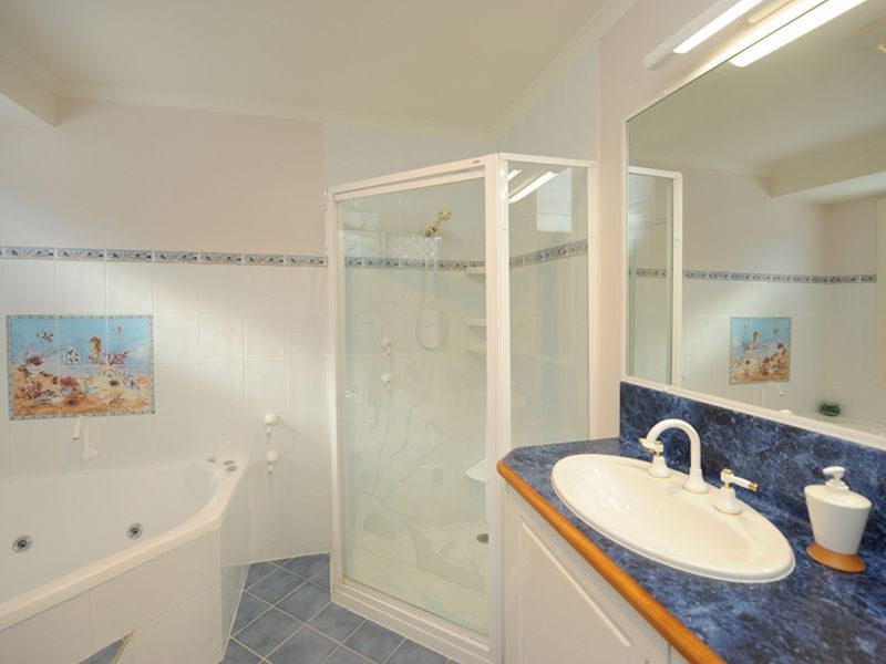 11 Somerset Close, Clinton QLD 4680