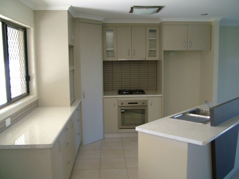 27 Reinaerhoff Crescent, Glen Eden QLD 4680