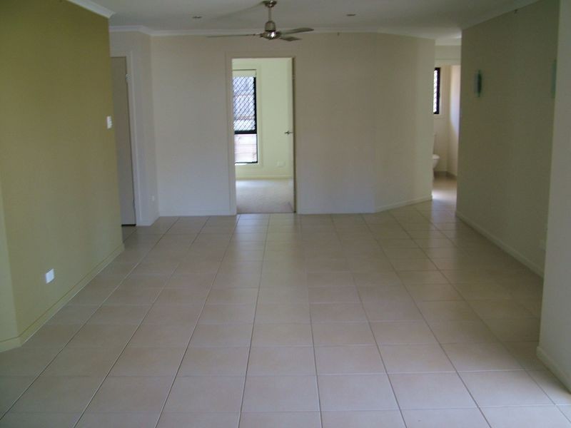 27 Reinaerhoff Crescent, Glen Eden QLD 4680