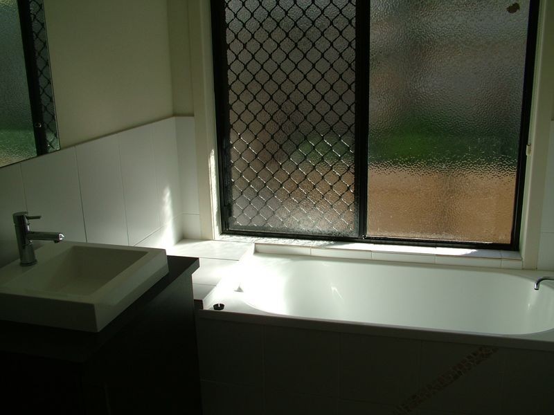 27 Reinaerhoff Crescent, Glen Eden QLD 4680