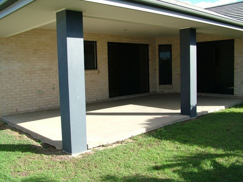 27 Reinaerhoff Crescent, Glen Eden QLD 4680