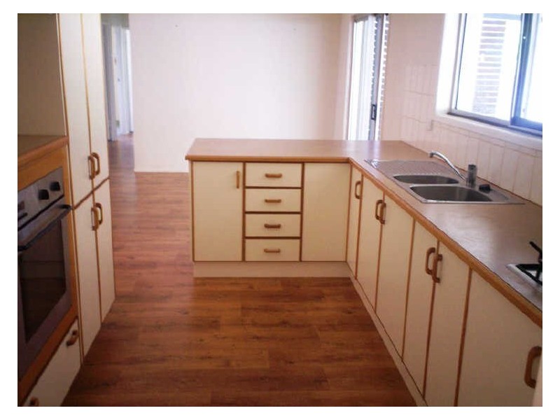 4 Junee Street, Clinton QLD 4680