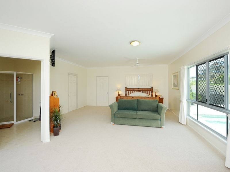 6 Panorama Court, Glen Eden QLD 4680