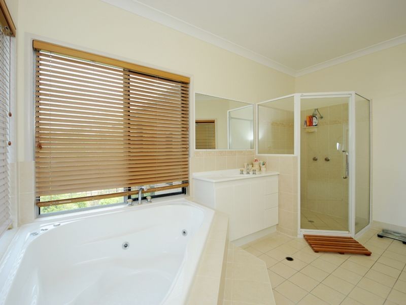 6 Panorama Court, Glen Eden QLD 4680