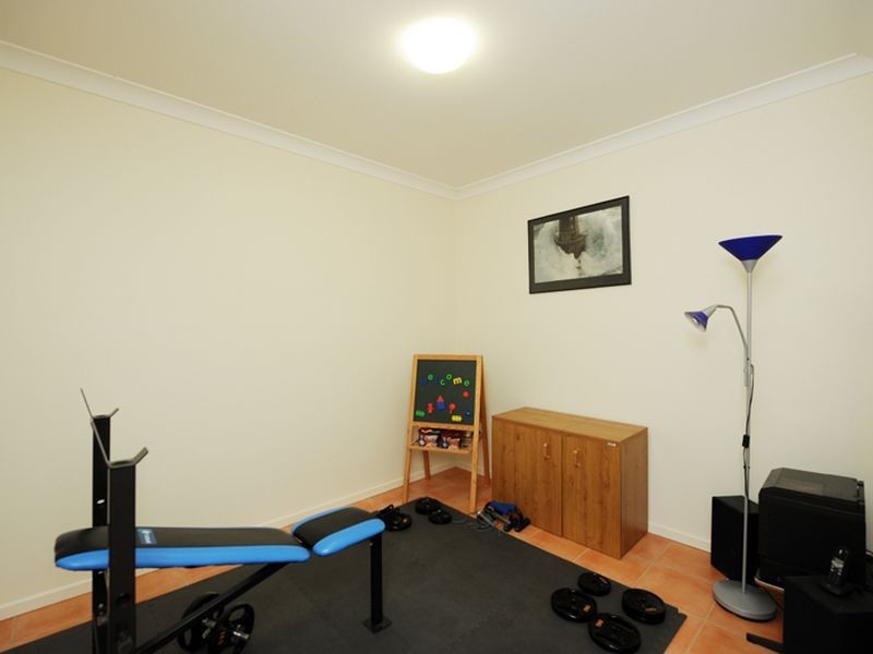 6 Panorama Court, Glen Eden QLD 4680