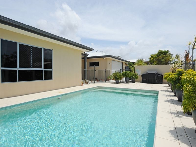 6 Panorama Court, Glen Eden QLD 4680