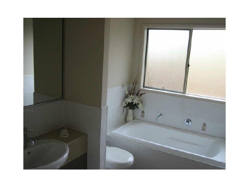 18 LINGWOODDOCK, Gladstone QLD 4680