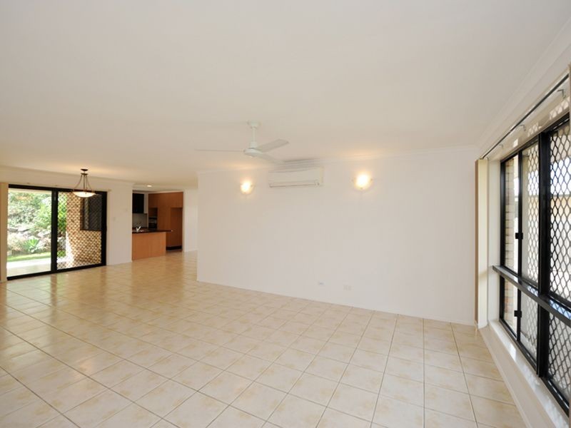 24 Barrine Close, Clinton QLD 4680