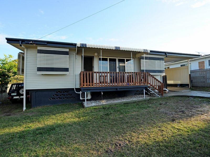 6 Aerodrome Road, Clinton QLD 4680