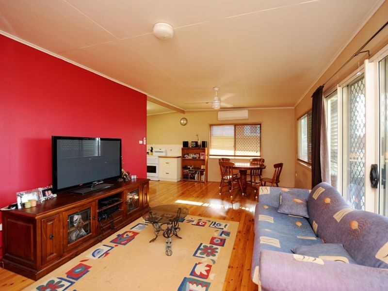 6 Aerodrome Road, Clinton QLD 4680