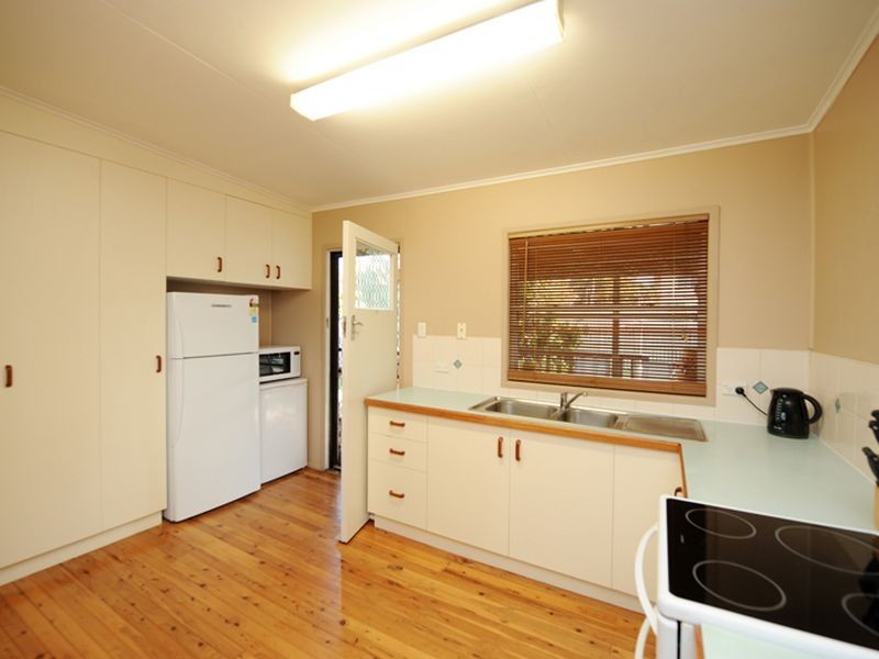 6 Aerodrome Road, Clinton QLD 4680