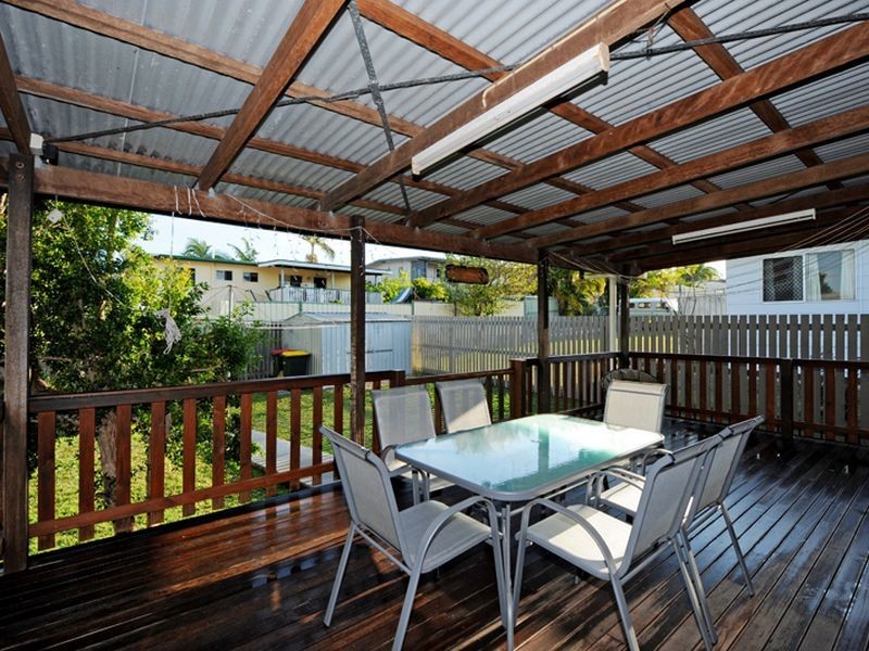 6 Aerodrome Road, Clinton QLD 4680