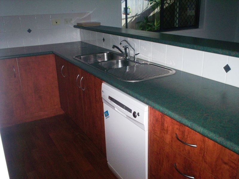 4 Stit Close, Glen Eden QLD 4680