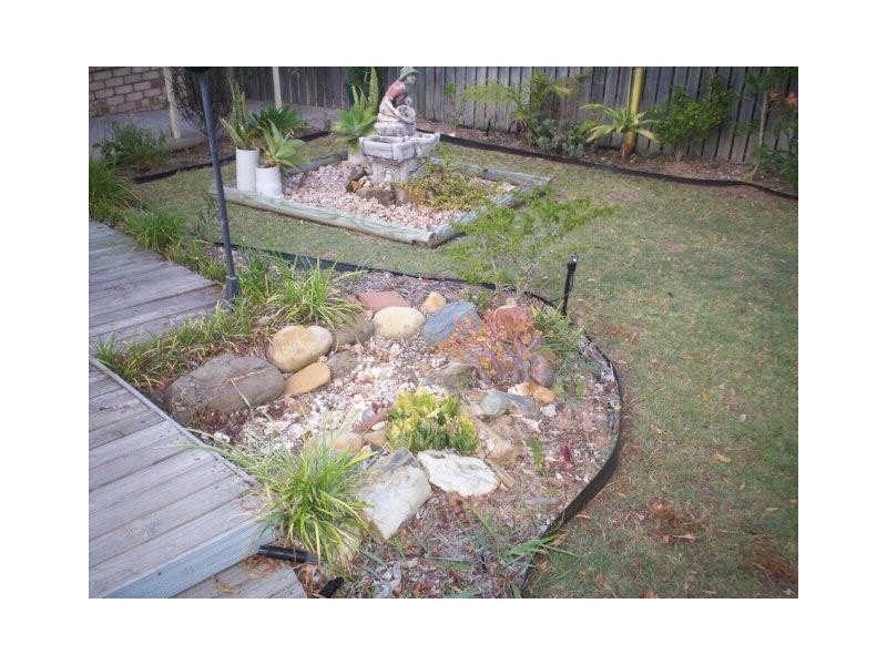 4 Stit Close, Glen Eden QLD 4680