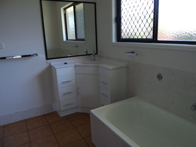 66 Witney Street, Telina QLD 4680