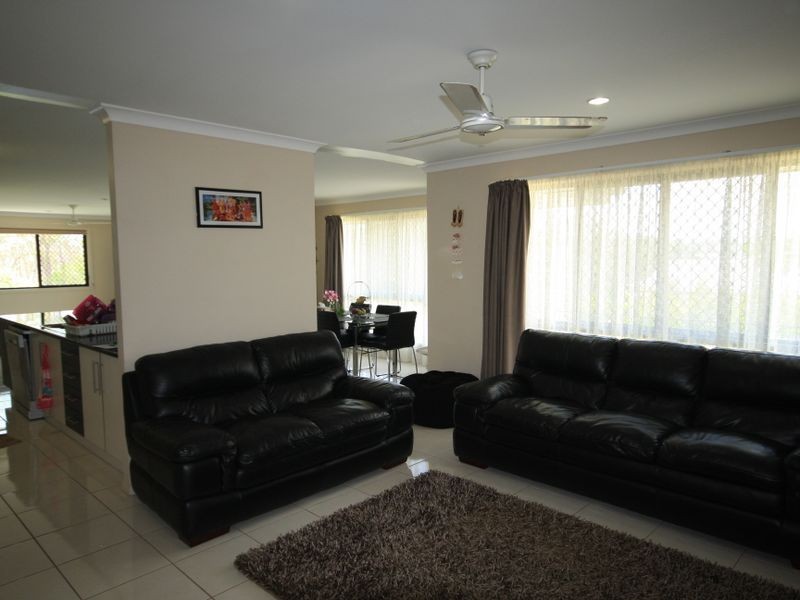16 Skyline Drive, New Auckland QLD 4680