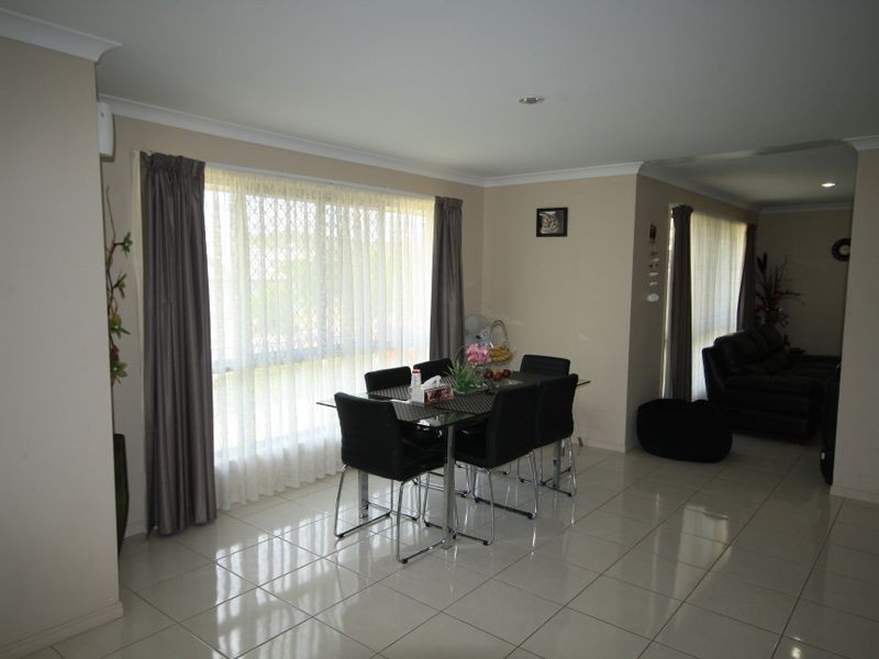 16 Skyline Drive, New Auckland QLD 4680