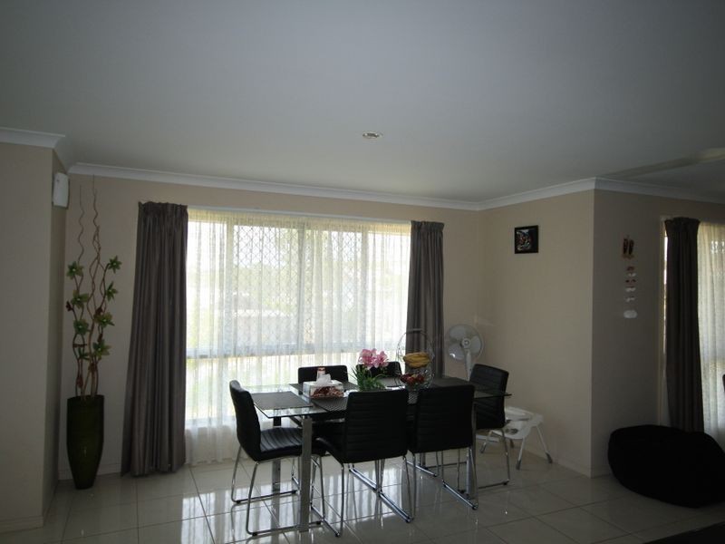 16 Skyline Drive, New Auckland QLD 4680