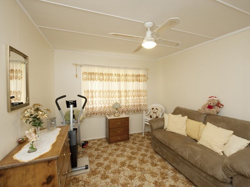 14 Paterson Street, West Gladstone QLD 4680